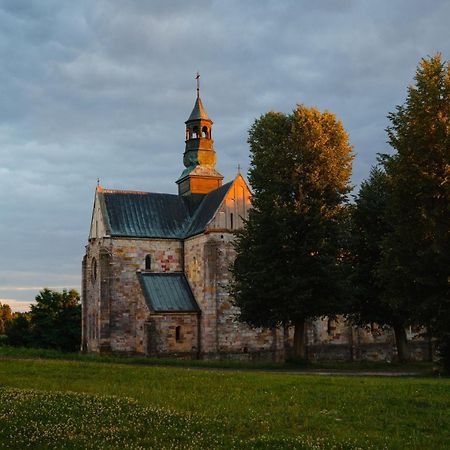 Hotel Podklasztorze Sulejów Kültér fotó