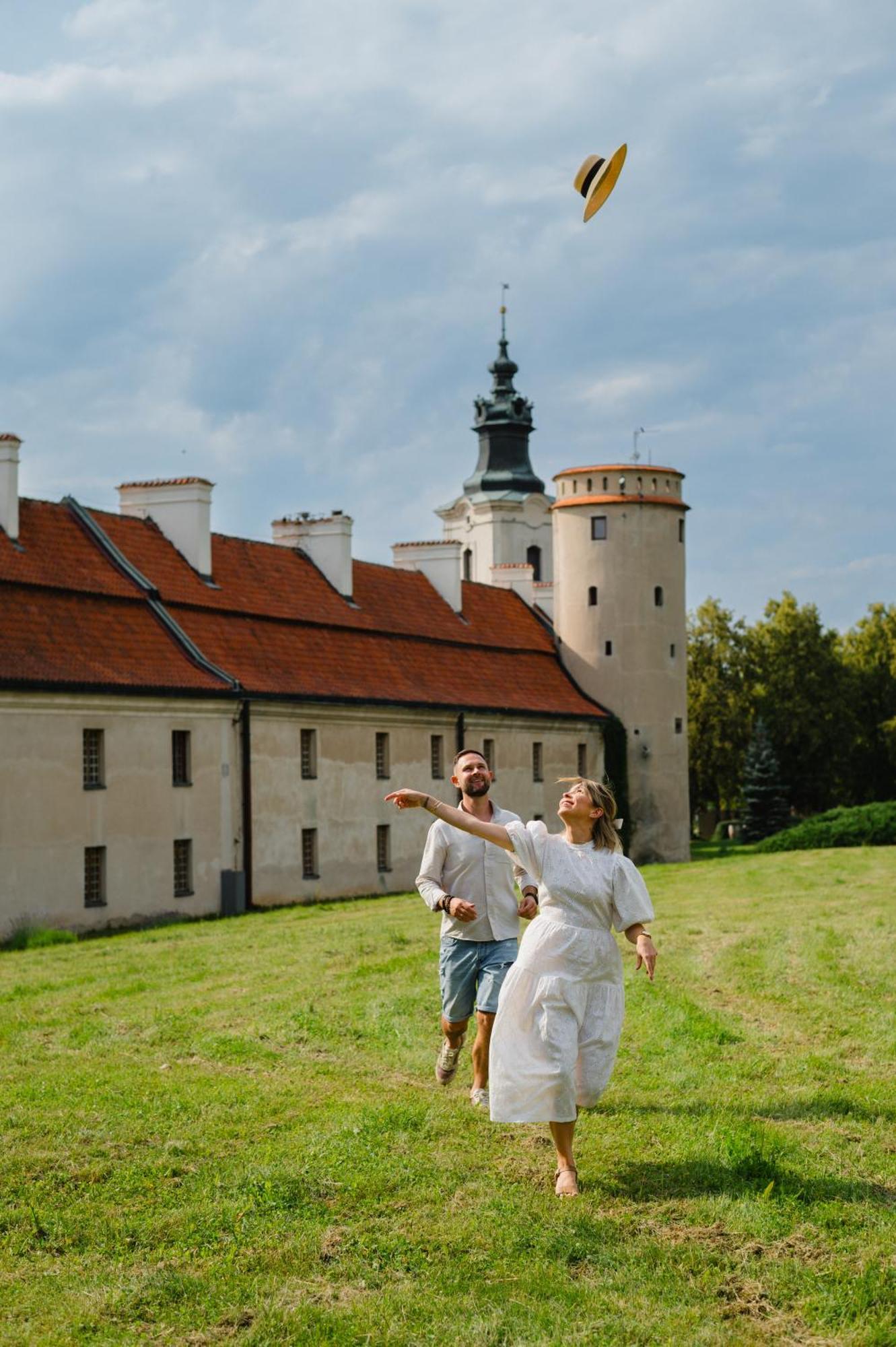 Hotel Podklasztorze Sulejów Kültér fotó