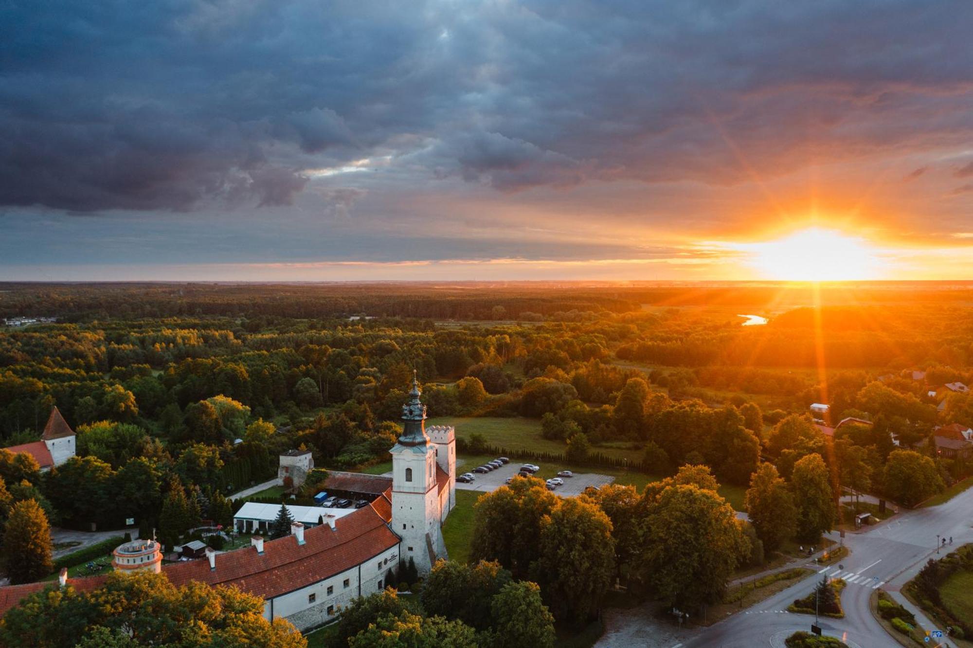 Hotel Podklasztorze Sulejów Kültér fotó
