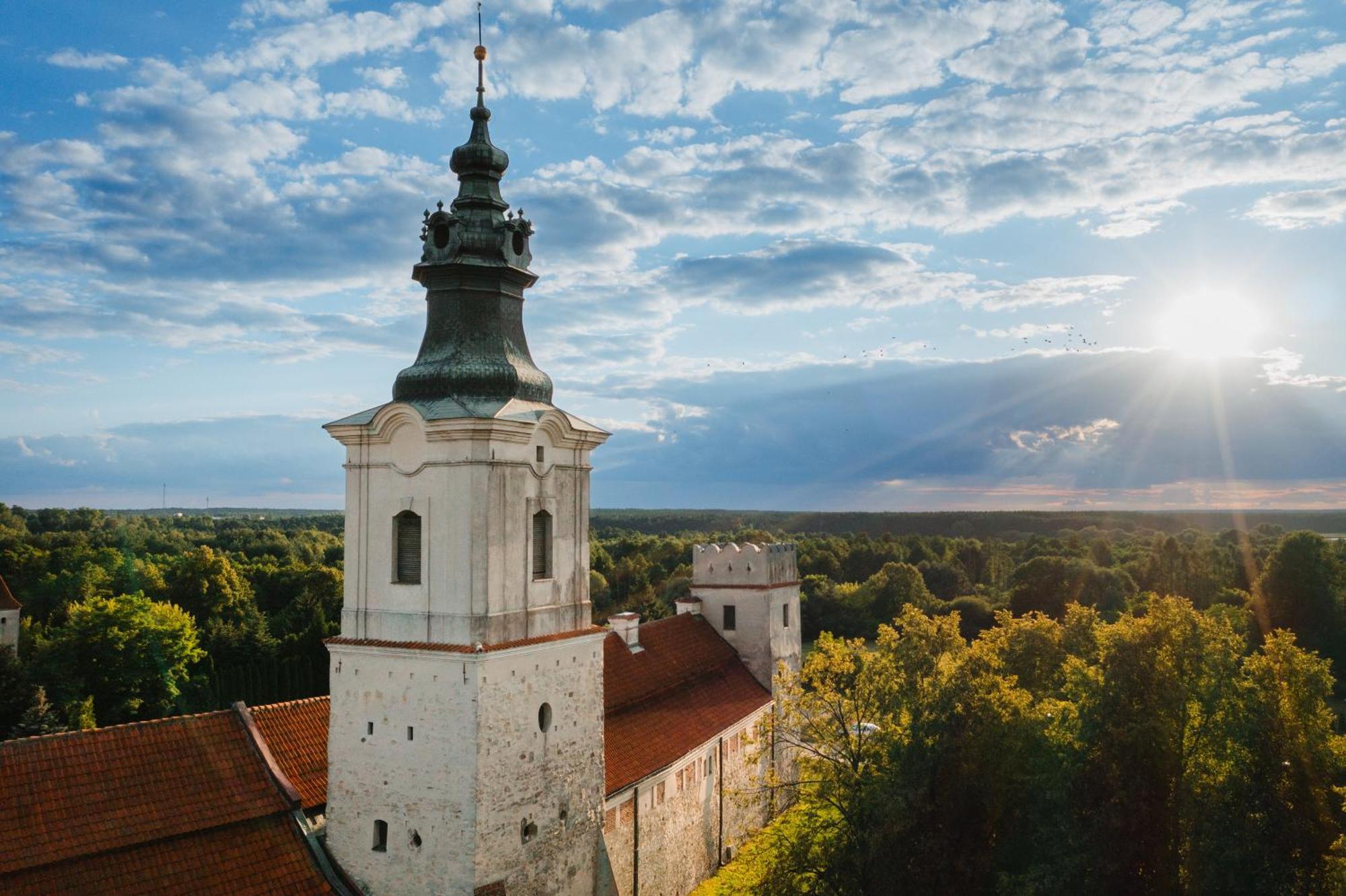 Hotel Podklasztorze Sulejów Kültér fotó